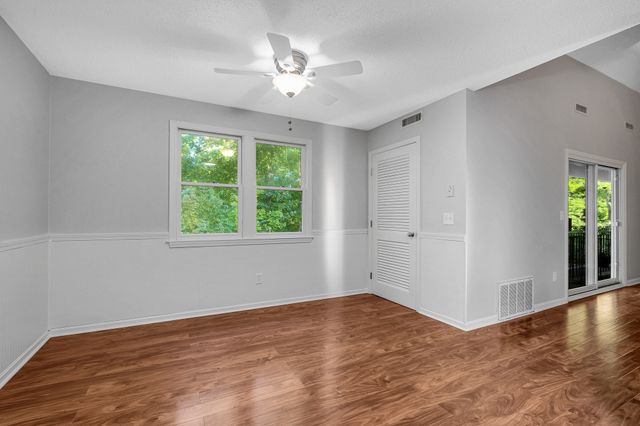 124 Tennis Plaza Rd 56, Dracut, MA 01826