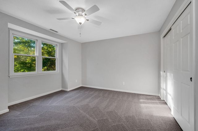 124 Tennis Plaza Rd 56, Dracut, MA 01826