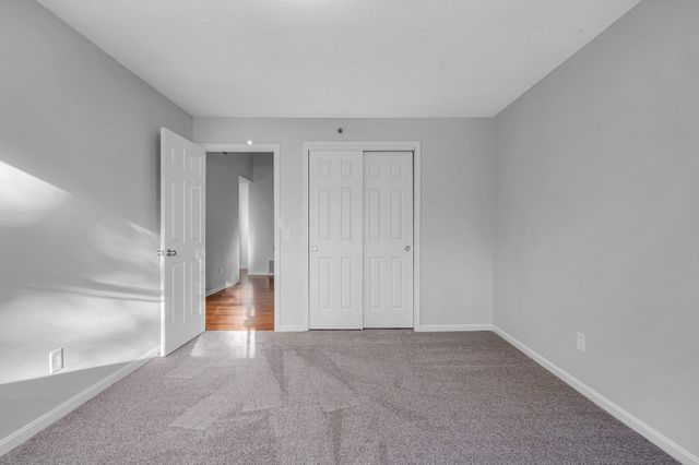 124 Tennis Plaza Rd 56, Dracut, MA 01826