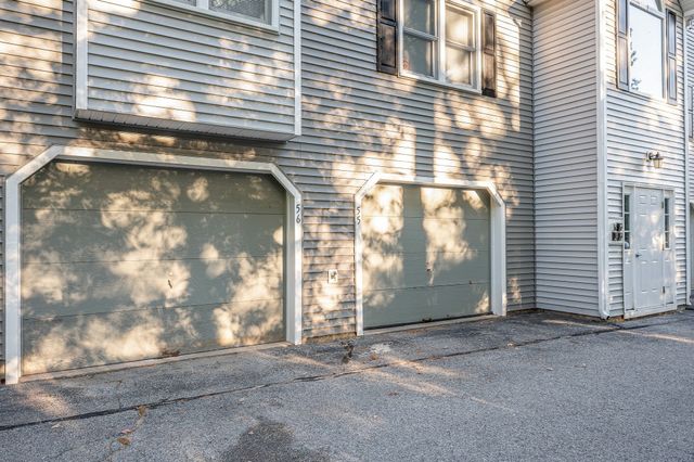 124 Tennis Plaza Rd 56, Dracut, MA 01826