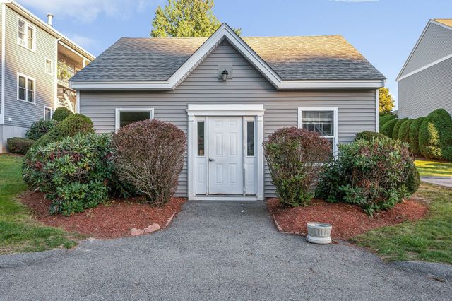 124 Tennis Plaza Rd 56, Dracut, MA 01826