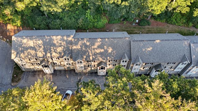 124 Tennis Plaza Rd 56, Dracut, MA 01826