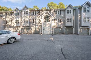 124 Tennis Plaza Rd 56, Dracut, MA 01826