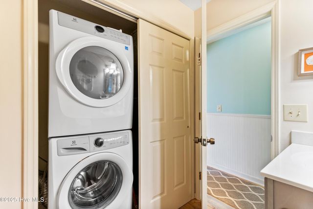 1008 Canal Drive Apt 2a, Carolina Beach, NC 28428