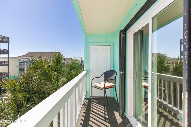1008 Canal Drive Apt 2a, Carolina Beach, NC 28428