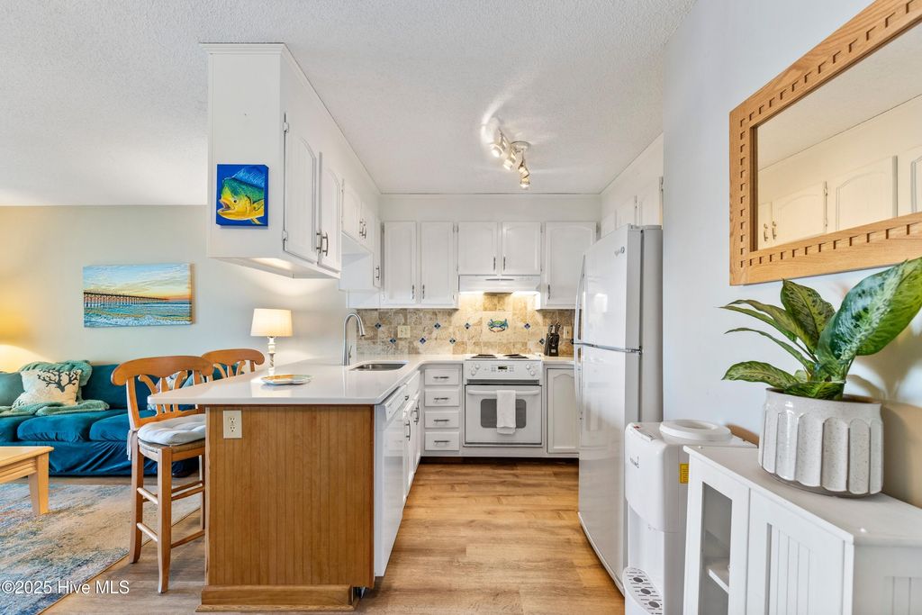 Image 15 of property listing at 1008 Canal Drive Apt 2a, Carolina Beach, NC 28428