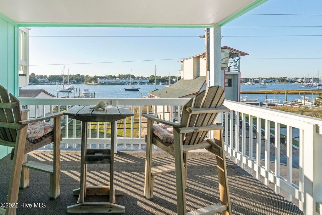 Image 4 of property listing at 1008 Canal Drive Apt 2a, Carolina Beach, NC 28428