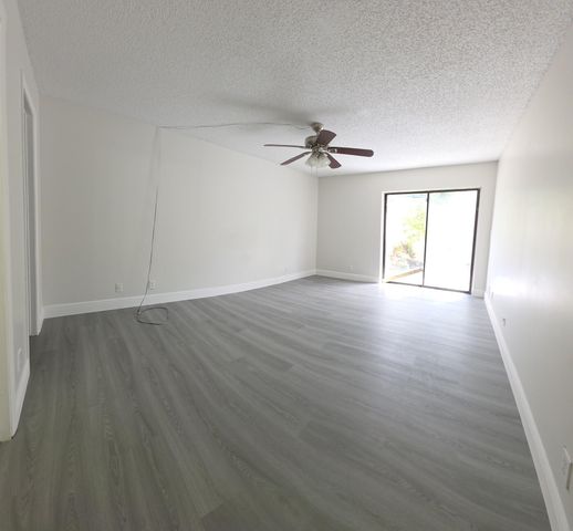 4339 Willow Pond Road D, West Palm Beach, FL 33417