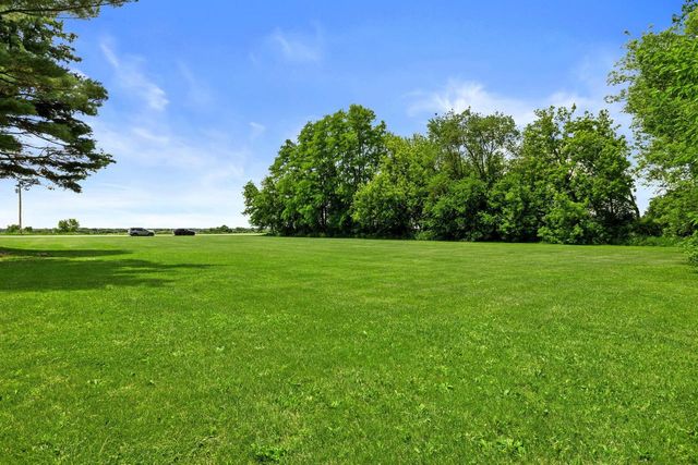 3694 W COUNTY ROAD NN, Elkhorn, WI 53121