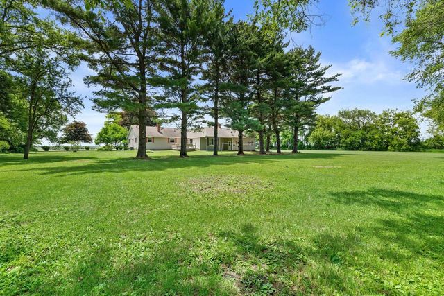 3694 W COUNTY ROAD NN, Elkhorn, WI 53121