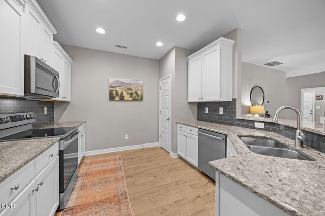 124 Shagbark Lane, Zebulon, NC 27597