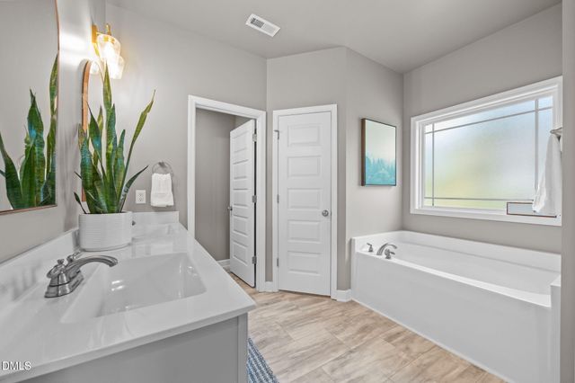 124 Shagbark Lane, Zebulon, NC 27597