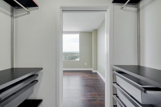 300 Bowie ST 1305, Austin, TX 78703