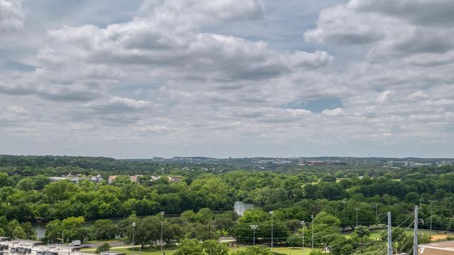 300 Bowie ST 1305, Austin, TX 78703