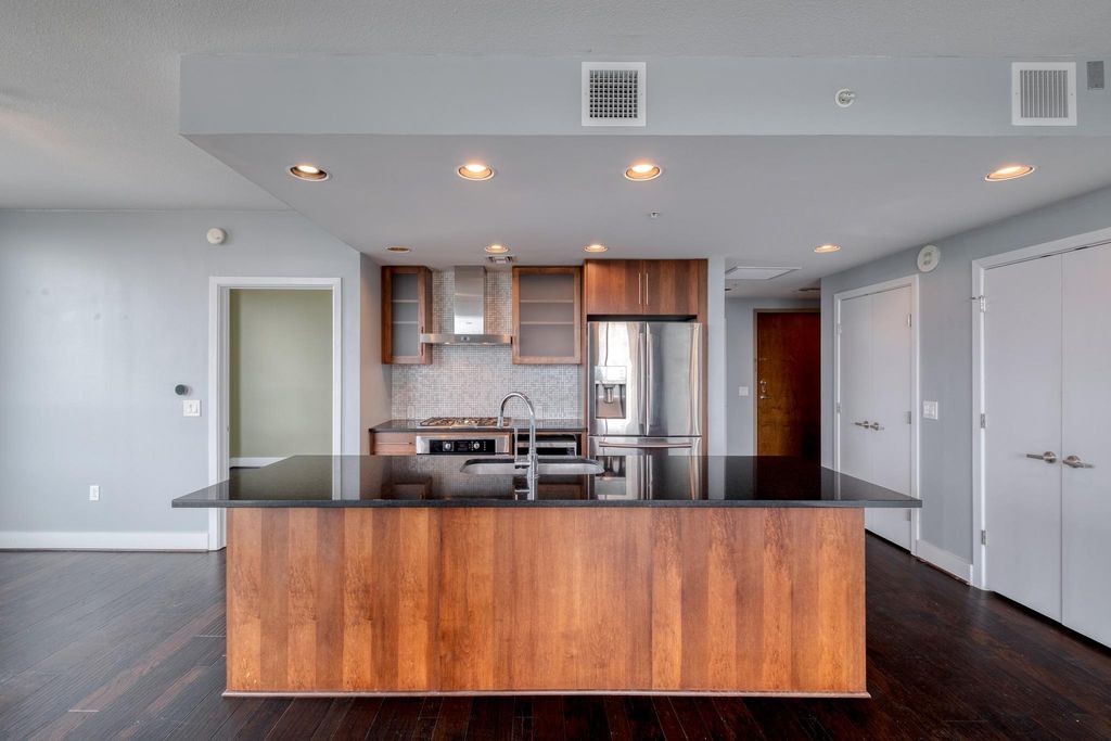 300 Bowie ST 1305, Austin, TX 78703