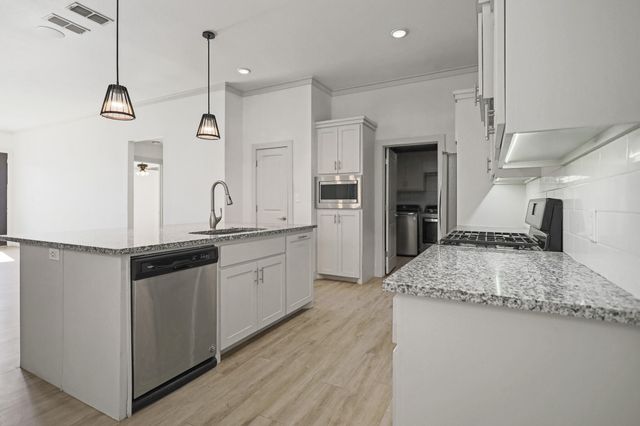 1305 Dover Lane, Wolfforth, TX 79382