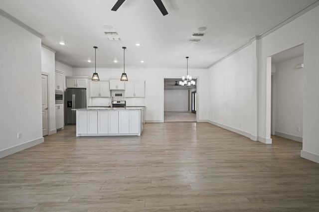 1305 Dover Lane, Wolfforth, TX 79382