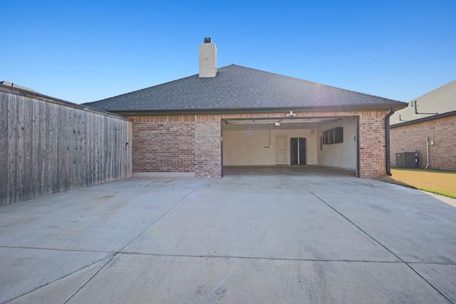 1305 Dover Lane, Wolfforth, TX 79382