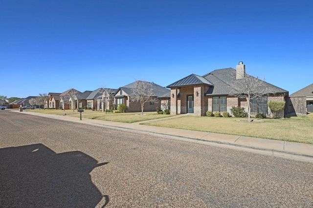 1305 Dover Lane, Wolfforth, TX 79382