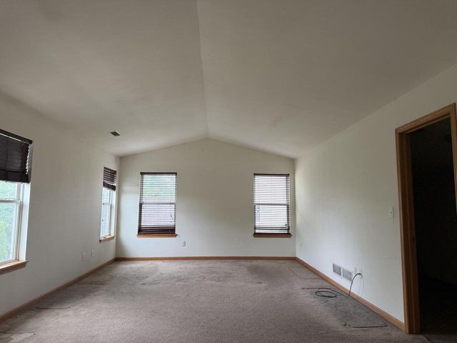 11039 W Fairlane AVENUE, Milwaukee, WI 53224