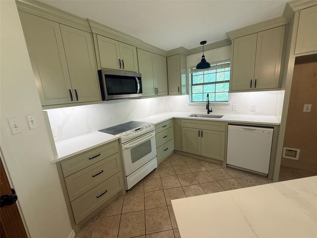 855 County Road 2267, Cleveland, TX 77327