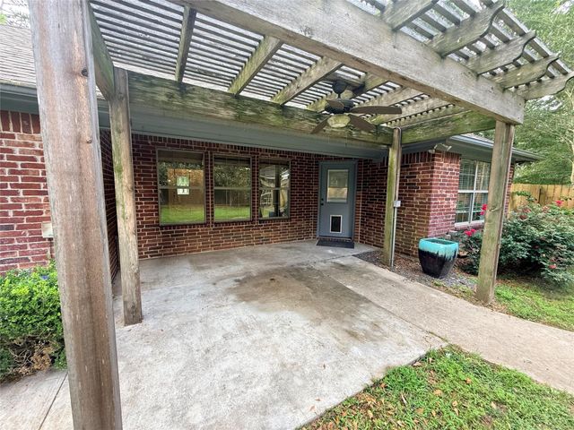 855 County Road 2267, Cleveland, TX 77327