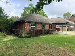 855 County Road 2267, Cleveland, TX 77327