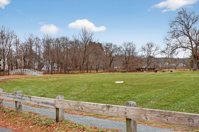 881 Main St 9, Walpole, MA 02081