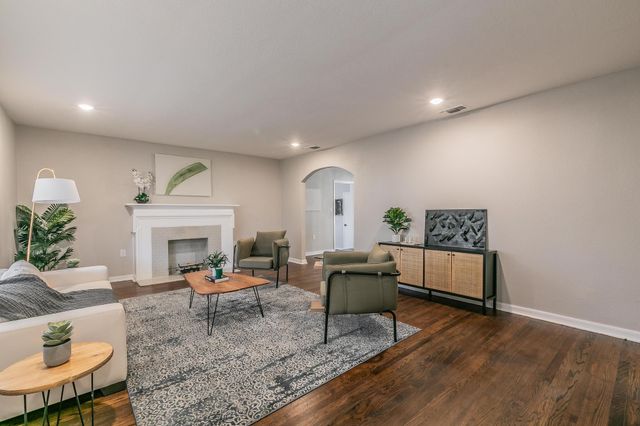 405 S Brazos Street, Weatherford, TX 76086