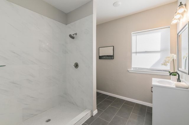 405 S Brazos Street, Weatherford, TX 76086