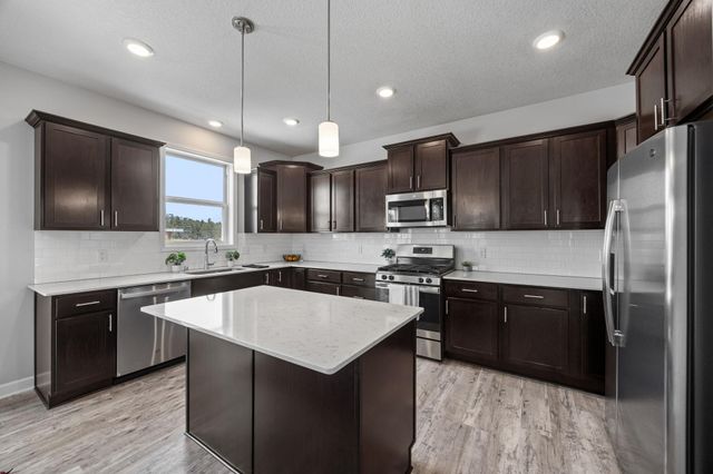 18504 70th Avenue N, Maple Grove, MN 55311