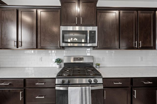 18504 70th Avenue N, Maple Grove, MN 55311