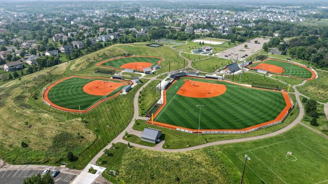 18504 70th Avenue N, Maple Grove, MN 55311