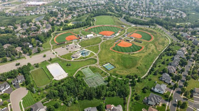 18504 70th Avenue N, Maple Grove, MN 55311