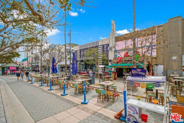 1217 9th Street, Santa Monica, CA 90401