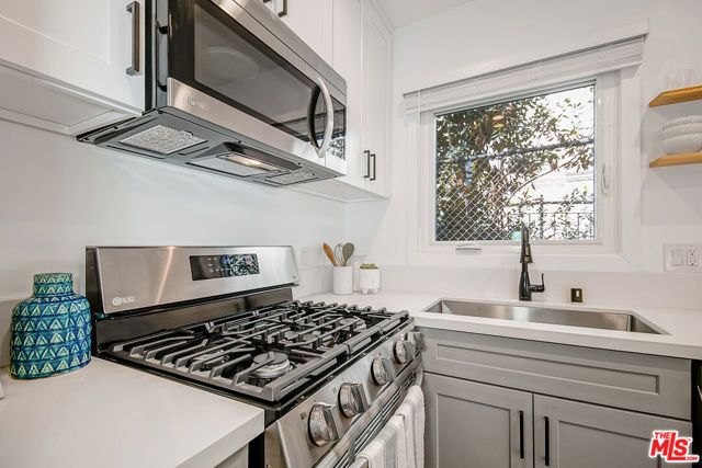 1217 9th Street, Santa Monica, CA 90401