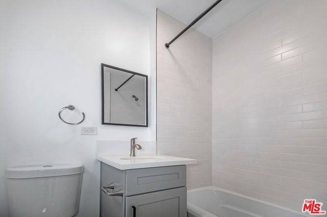 1217 9th Street, Santa Monica, CA 90401