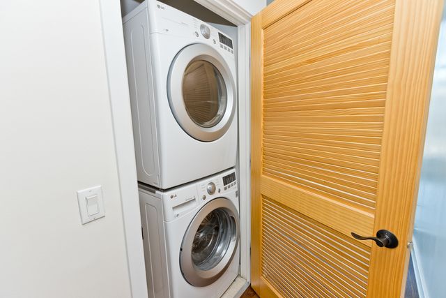 1224 W Van Buren Street 622, Chicago, IL 60607