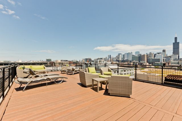 1224 W Van Buren Street 622, Chicago, IL 60607