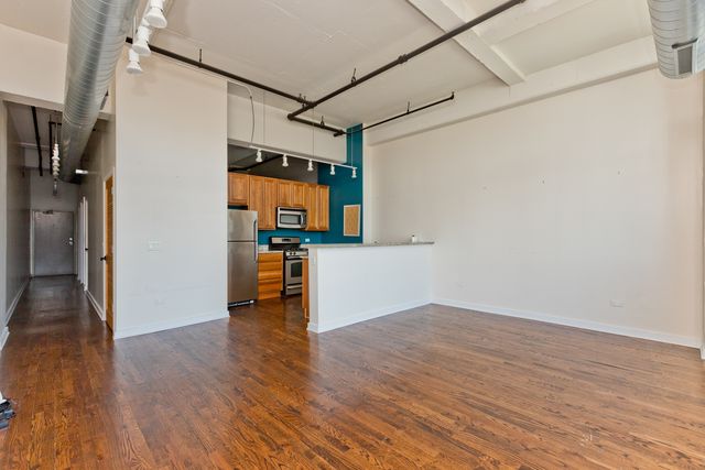 1224 W Van Buren Street 622, Chicago, IL 60607
