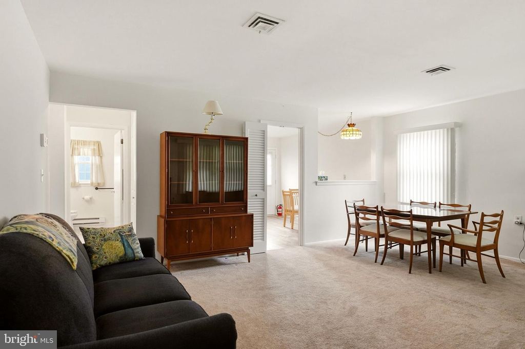 216 HUNTINGTON DR, Southampton, NJ 08088 — photo 2