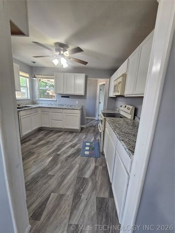 417 S 47th West Avenue, Tulsa, OK 74127