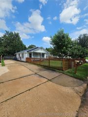 417 S 47th West Avenue, Tulsa, OK 74127