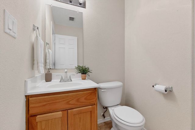 9604 Kilauea Avenue NW, Albuquerque, NM 87120