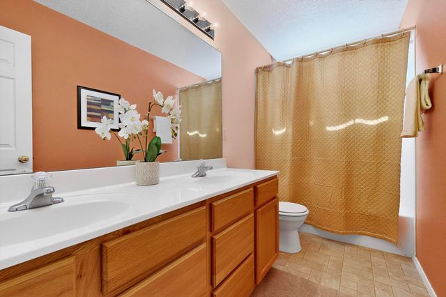 9604 Kilauea Avenue NW, Albuquerque, NM 87120