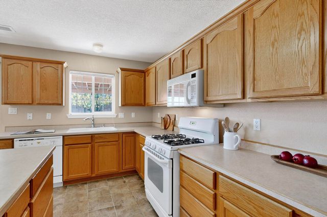 9604 Kilauea Avenue NW, Albuquerque, NM 87120