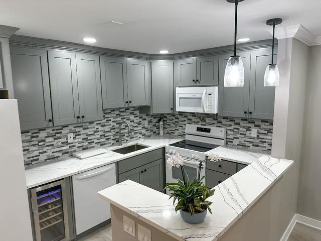 15 Bedford A 15, West Palm Beach, FL 33417