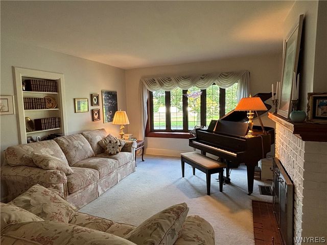 20 Grasmere Road, Lockport Town, NY 14094