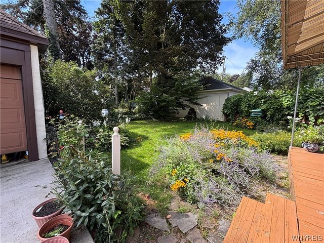 20 Grasmere Road, Lockport Town, NY 14094