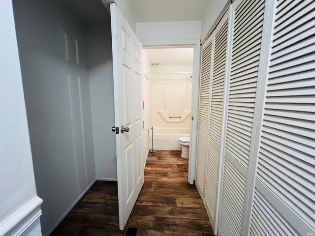 1105 Glenwood Avenue, Fort Wayne, IN 46805